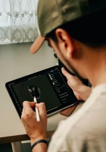 Top 3 Tablet & Best iPad Sketching Apps | Digital Drawing Tools
