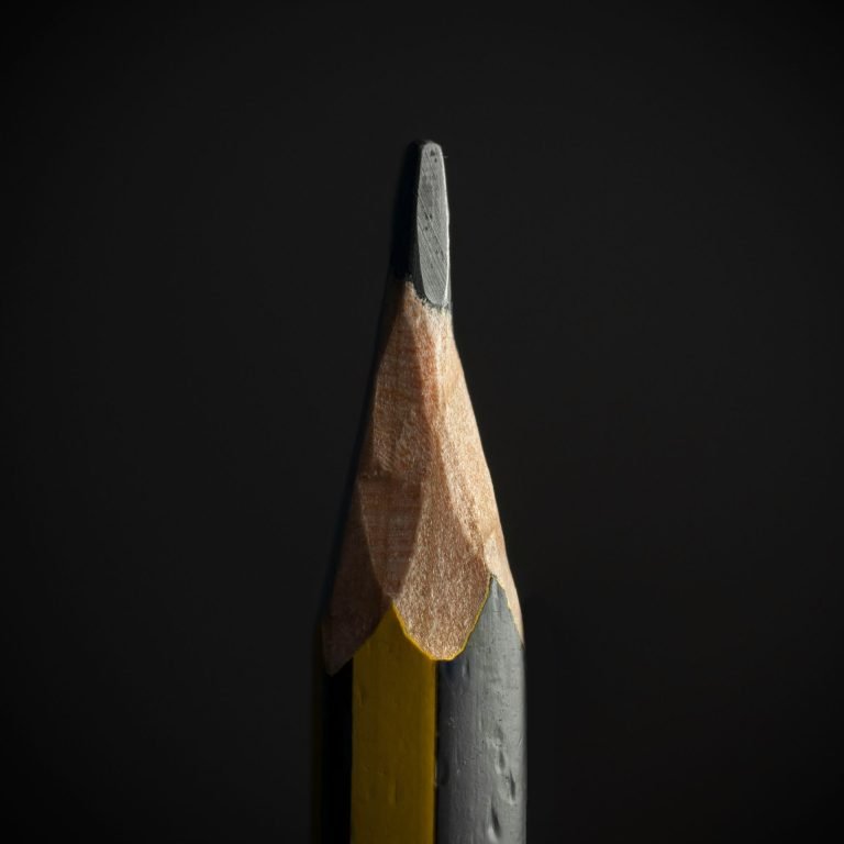 Best Drawing Pencils for Sketching | Types & Uses for Artists
