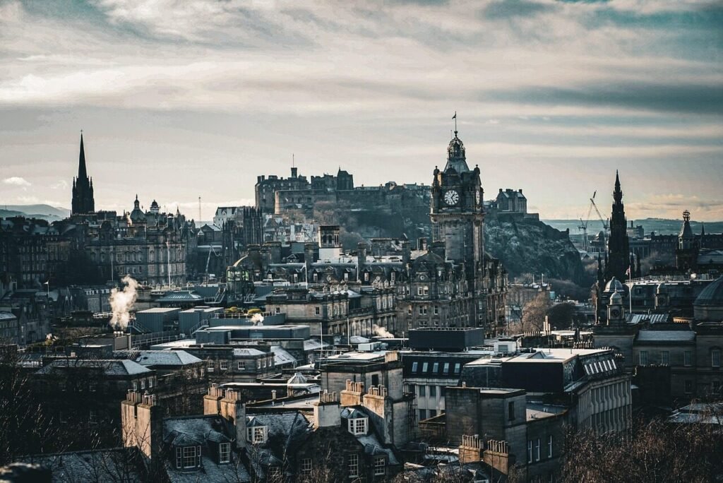 Top Places to Sketch in the United Kingdom | Inspiring Locations for Artists